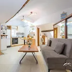 4m|1br| A/c| Wi Fi By Tilo *